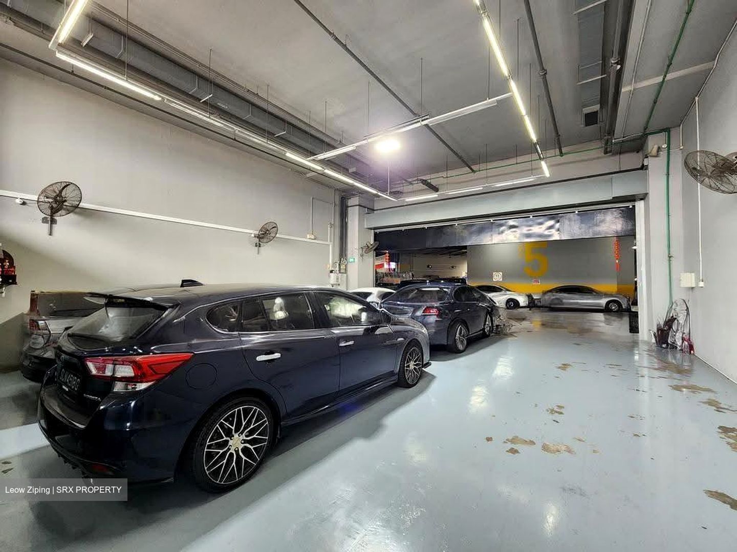 Carros Centre (D25), Factory #635396361